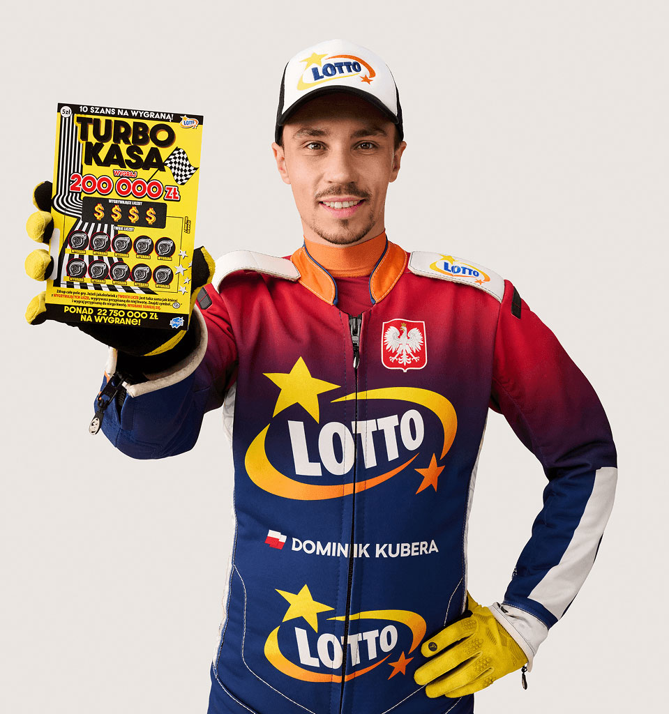 Dominik Kubera w kombinezonie LOTTO ze Zdrapką Turbo Kasa.